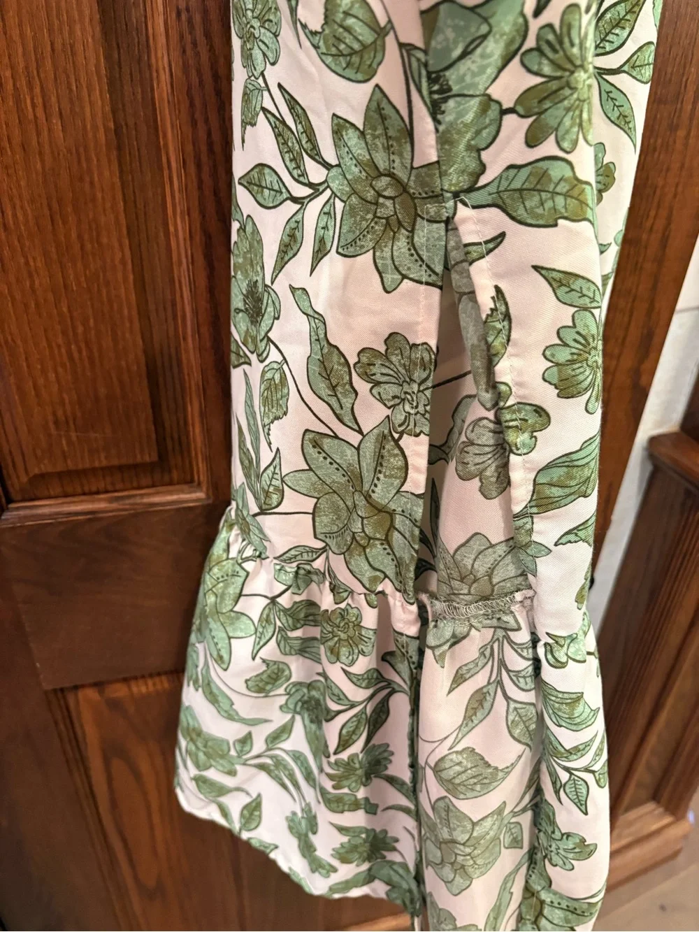 Indulge in Style $48 Green Floral Smocked Midi Dress M Boho - Picture 10 of 12